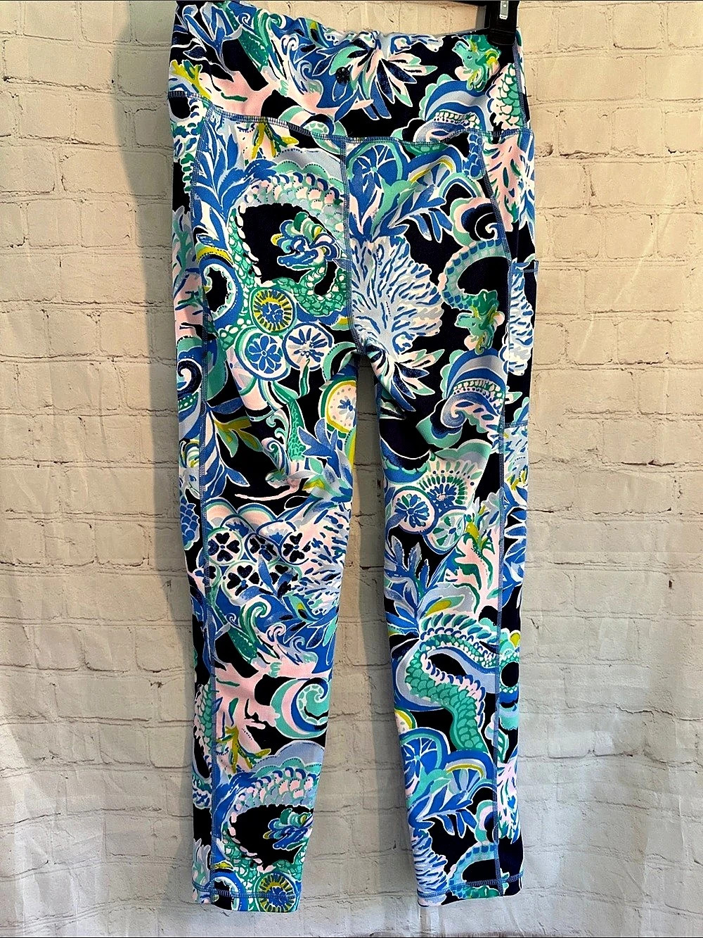 Lilly Pulitzer Luxletic Weekender High Rise Legging Weekender High Rise Floral - Picture 2 of 9